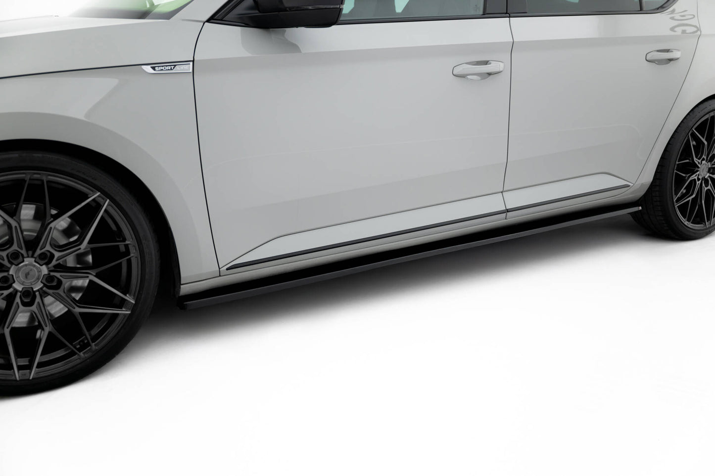 Sideskørter diffuser Skoda Superb Liftback / Combi Mk3
