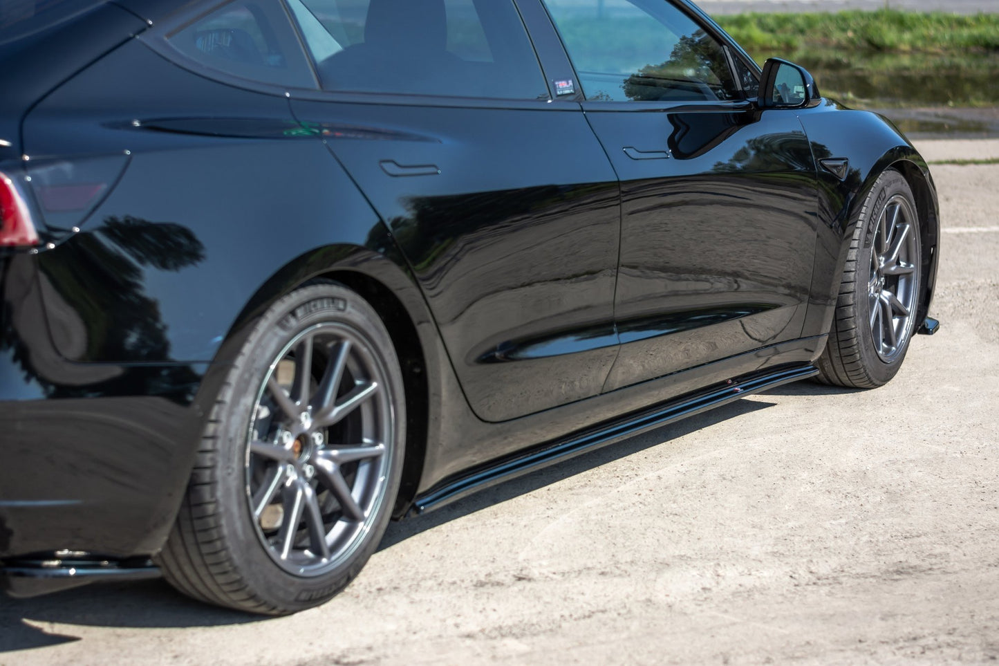 Sideskørter diffuser Tesla Model 3 / Model 3 Performance Mk1 / Mk1 Facelift