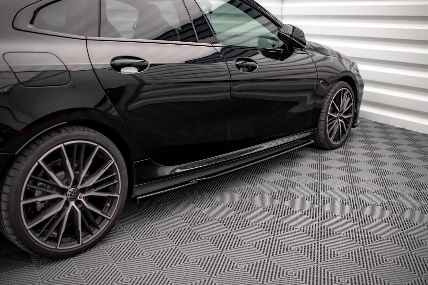 Sideskørter diffuser V.1 BMW 2 Gran Coupe M-Pack / M235i F44