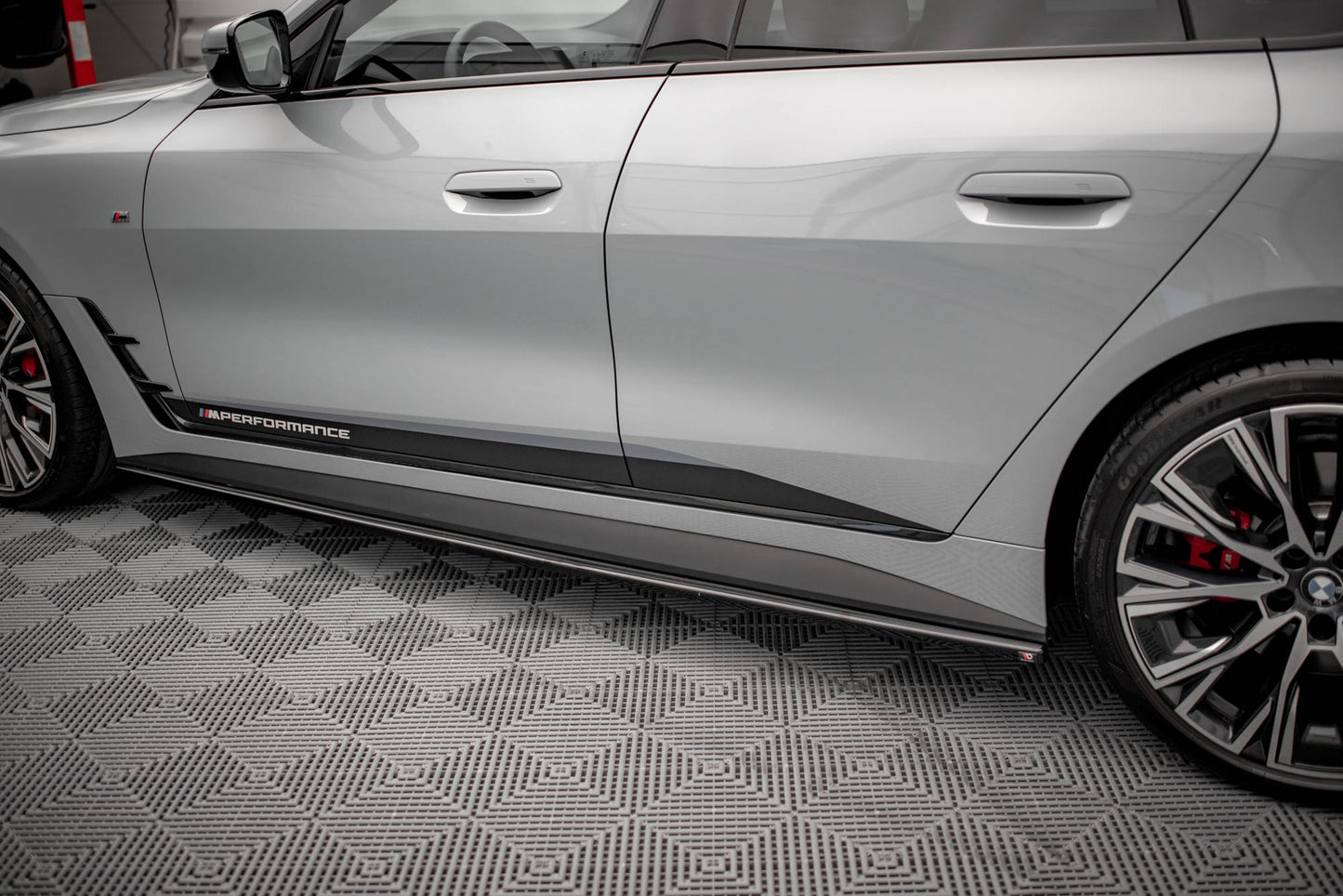 Sideskørter diffuser V.1 BMW 4 Gran Coupe M-Pack / M440i G26