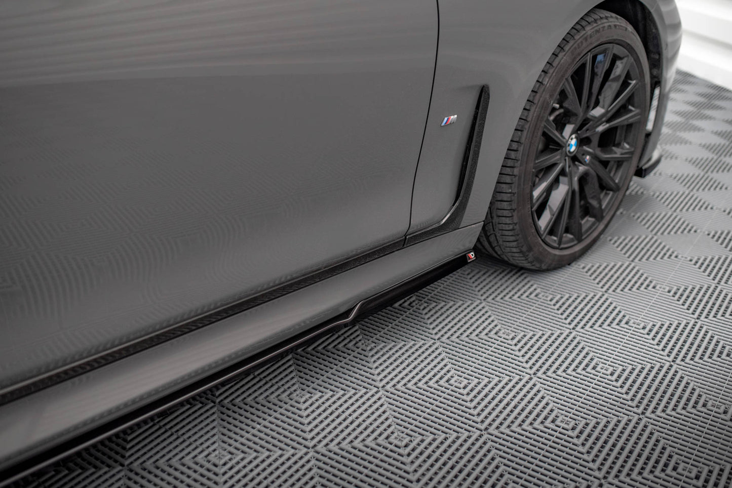 Sideskørter diffuser V.1 BMW 7 M-Pack G11
