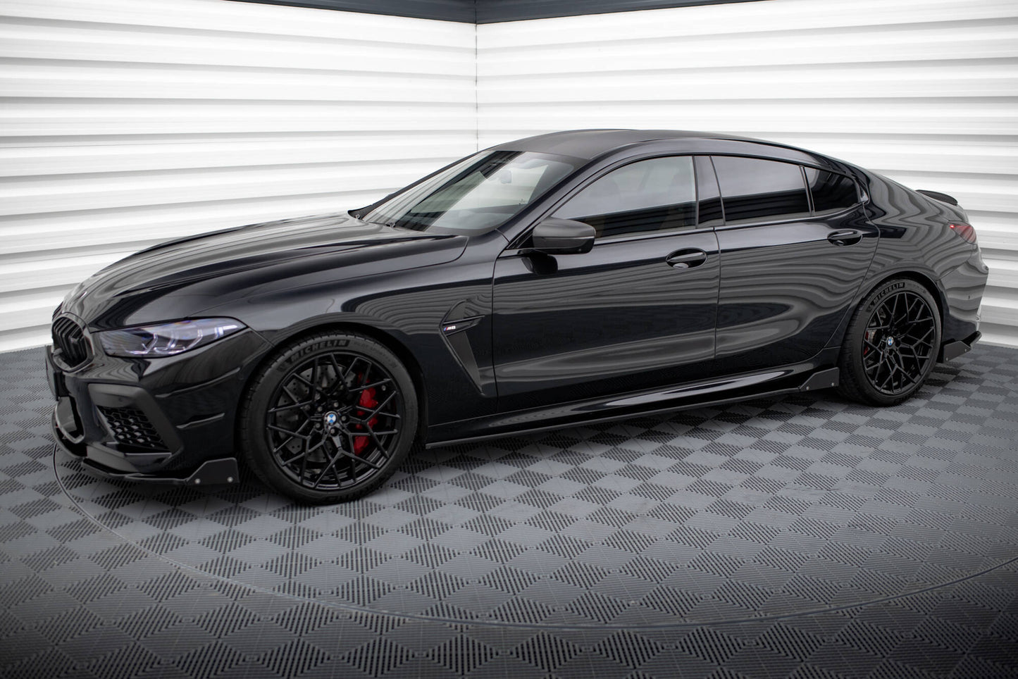 Sideskørter diffuser V.1 + Flaps BMW M8 Gran Coupe F93 / 8 Gran Coupe M-Pack G16