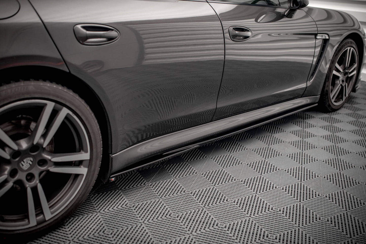 Sideskørter diffuser V.1 Porsche Panamera / Panamera Diesel / Panamera Turbo 970