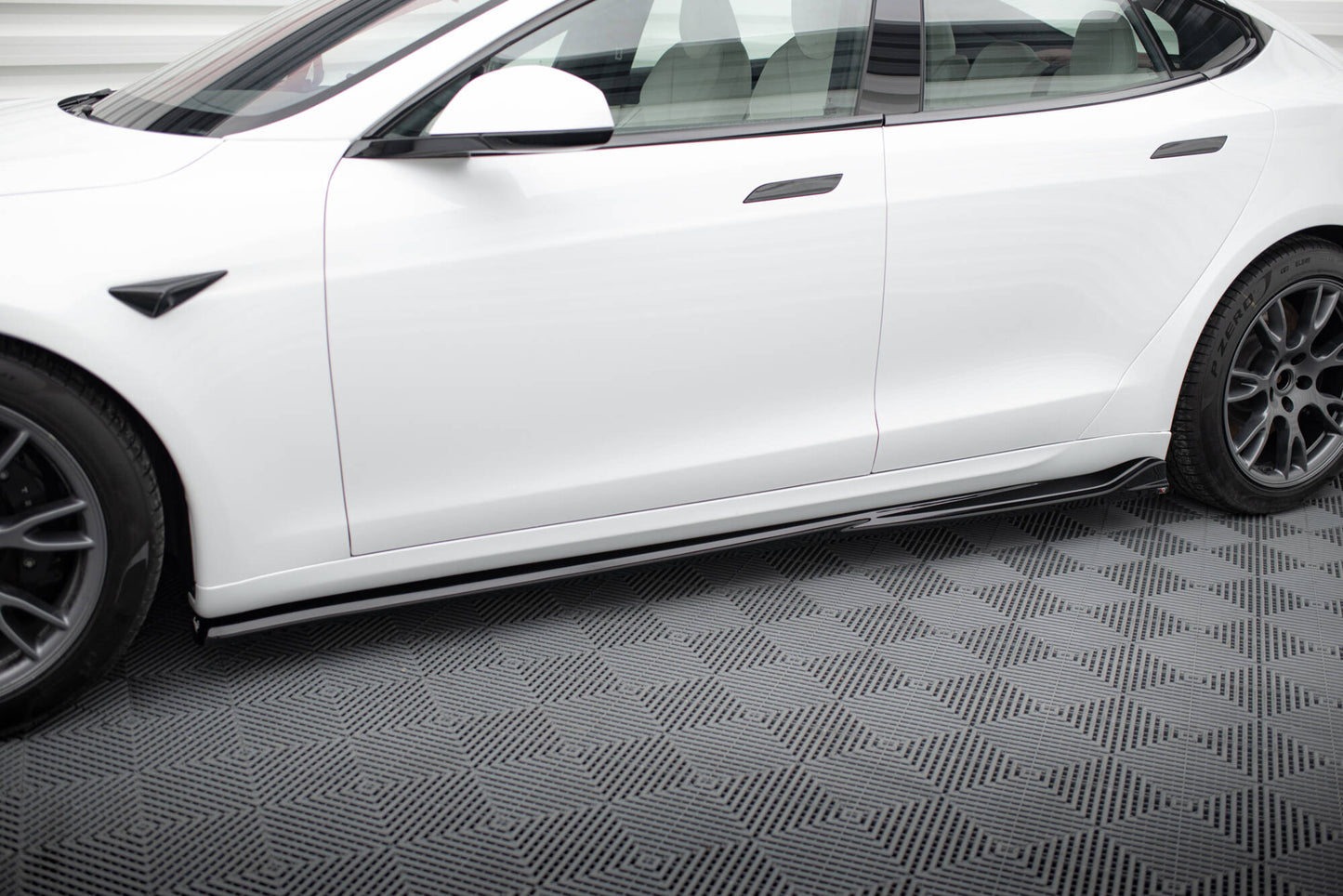 Sideskørter diffuser V.1 Tesla Model S Plaid Mk1 Facelift