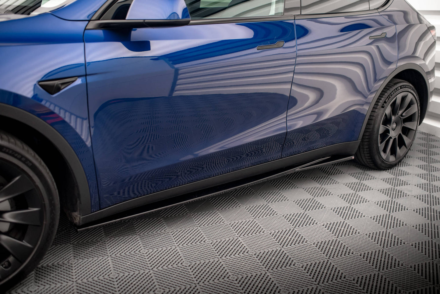 Sideskørter diffuser V.1 Tesla Model Y