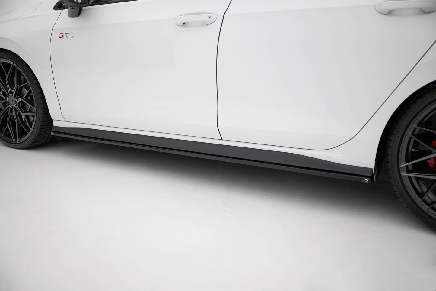 Sideskørter diffuser V.1 Volkswagen Golf GTI / GTE / GTI Clubsport / GTD / R-Line Mk8
