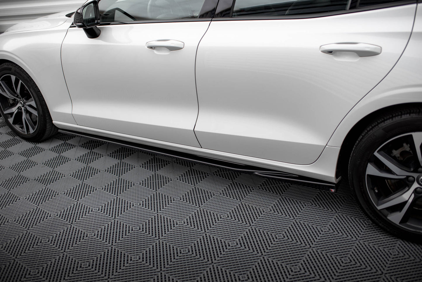 Sideskørter diffuser V.1 Volvo S60/V60 R-Design Mk3