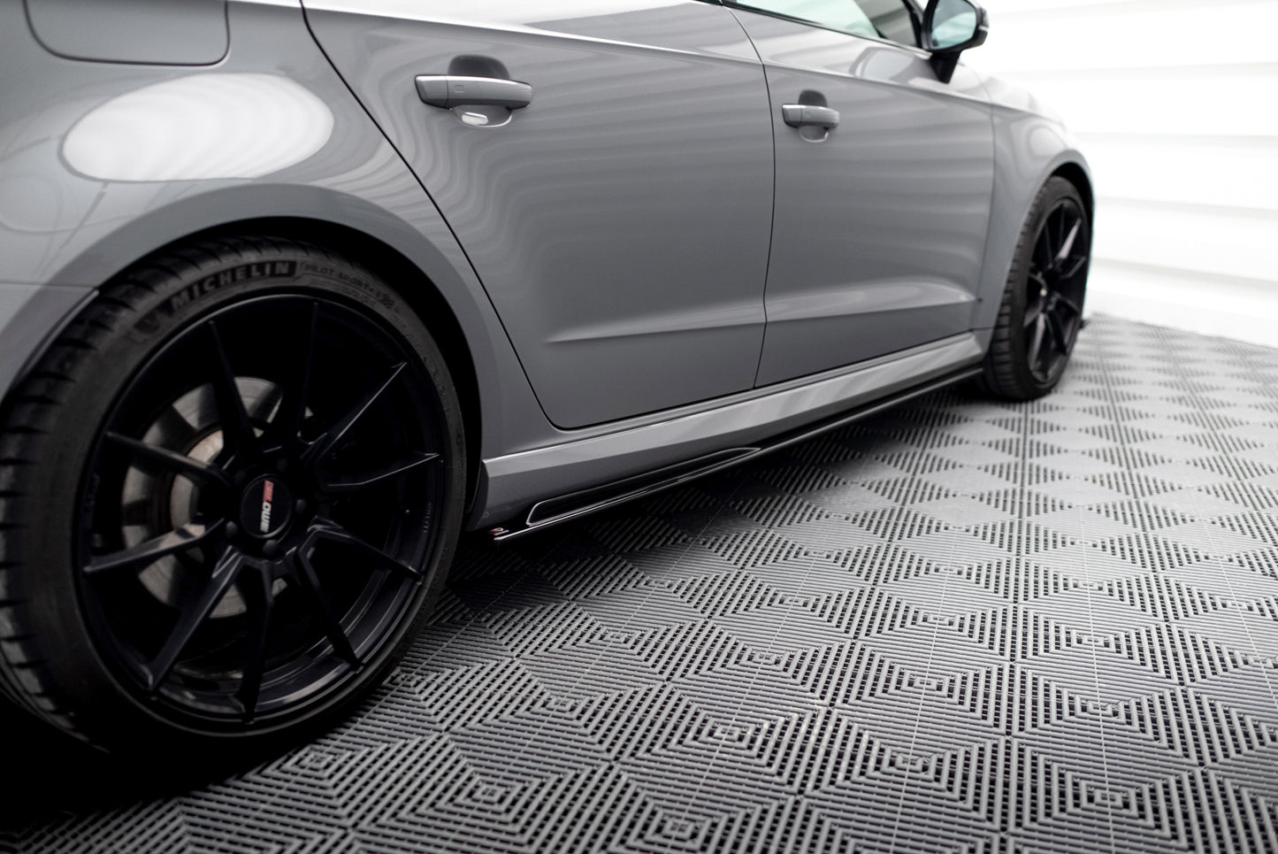 Sideskørter diffuser V.2 Audi RS3 8V Sportback Facelift
