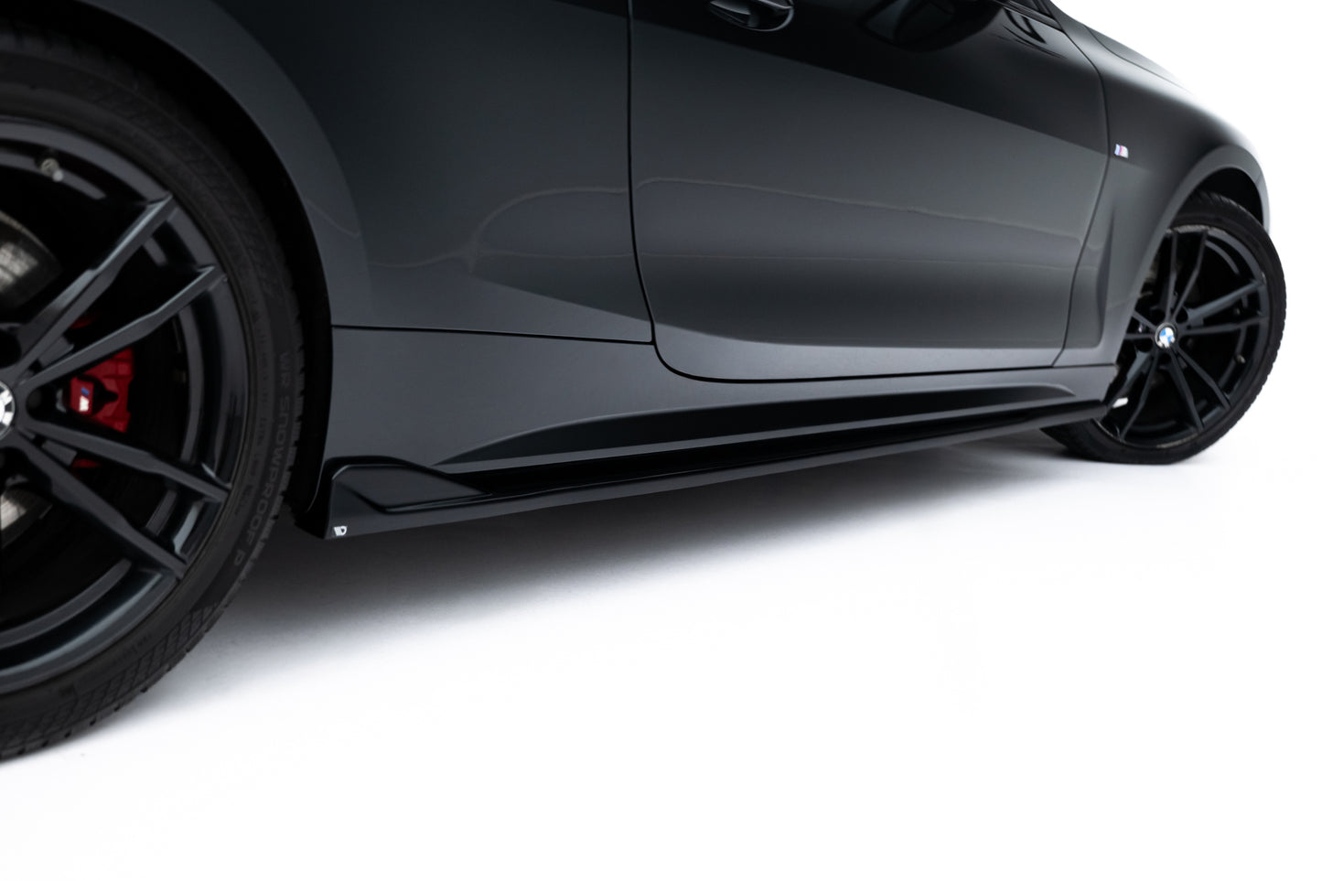 Sideskørter diffuser V.2 BMW 4 M-Pack / M440i G22 / G23 / G22 Facelift / G23 Facelift