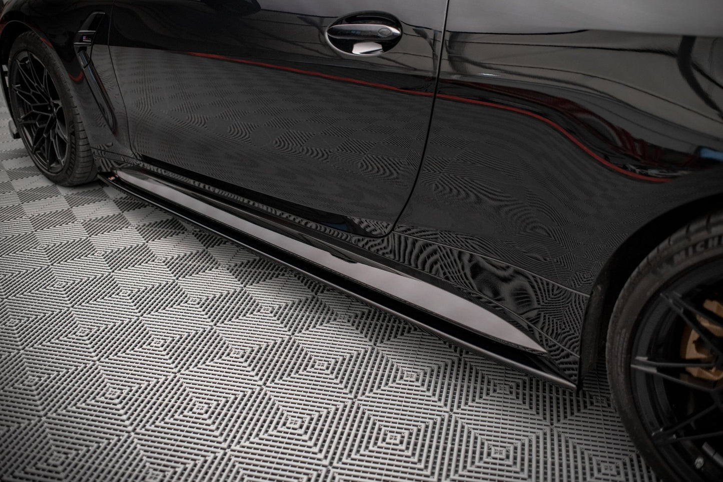 Sideskørter diffuser V.2 BMW M4 G82 / G82 Facelift