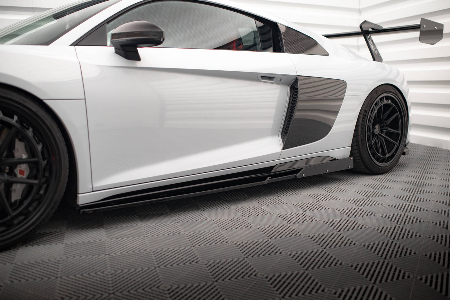 Sideskørter diffuser V.2+ Flaps Audi R8 Mk2 Facelift