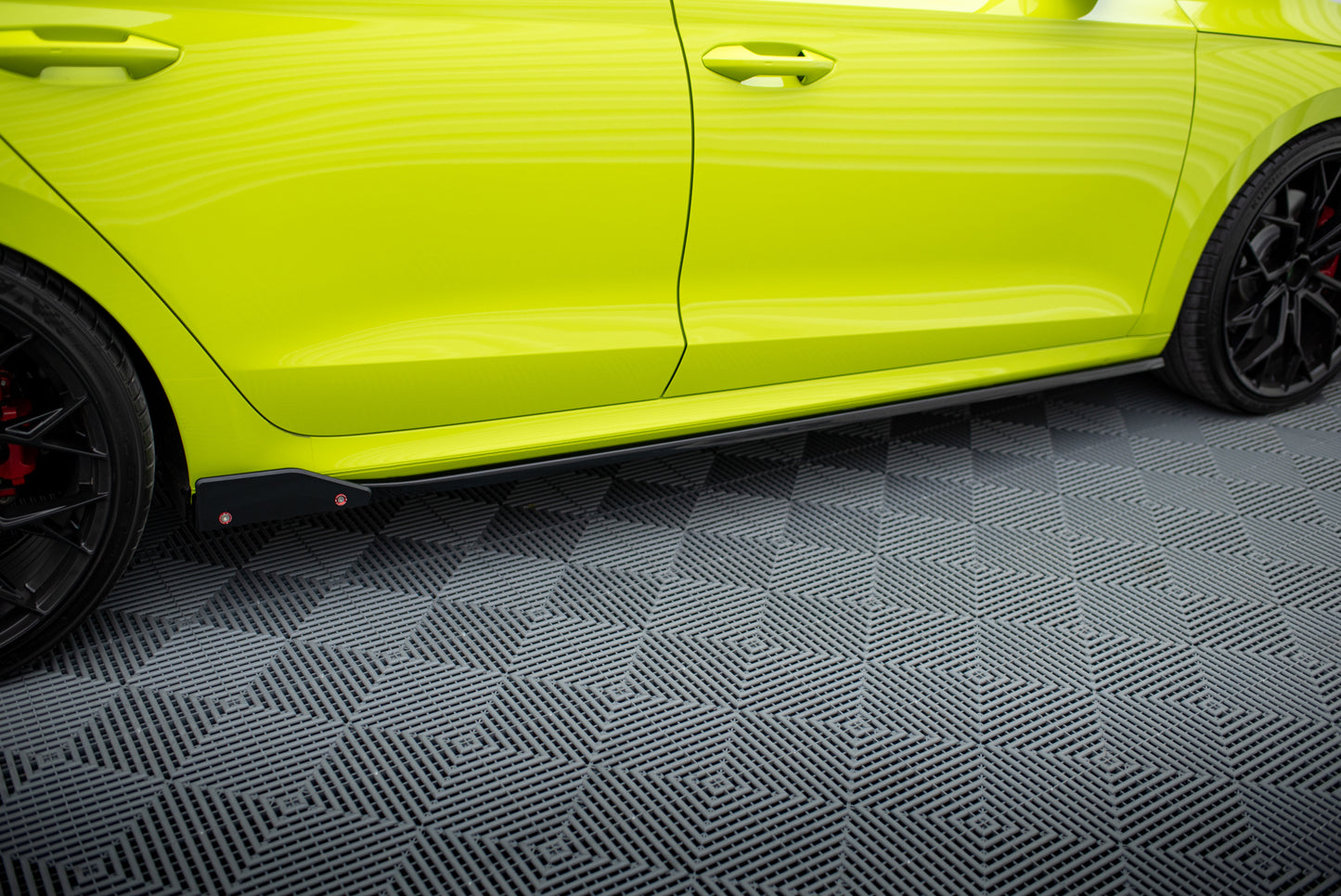 Sideskørter diffuser V.2 + Flaps Skoda Octavia RS Mk4