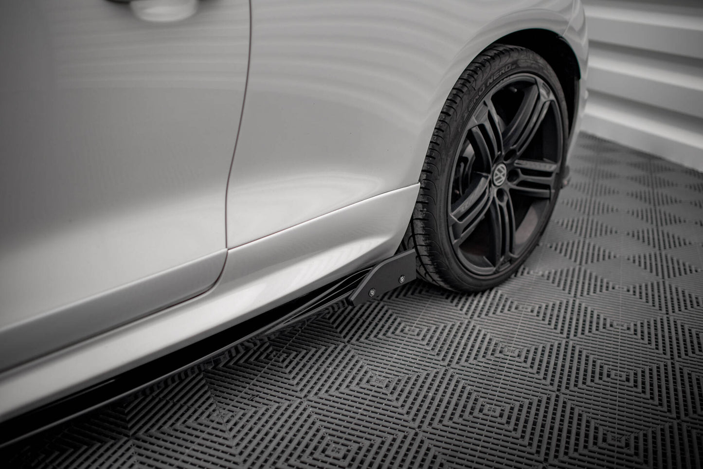 Sideskørter diffuser V.2 + Flaps Volkswagen Scirocco R Mk3