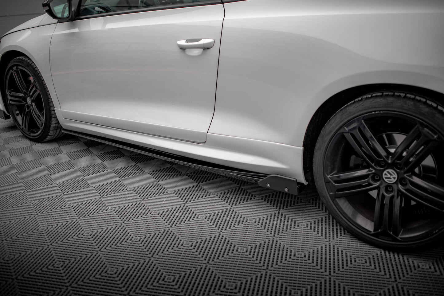 Sideskørter diffuser V.2 + Flaps Volkswagen Scirocco R Mk3