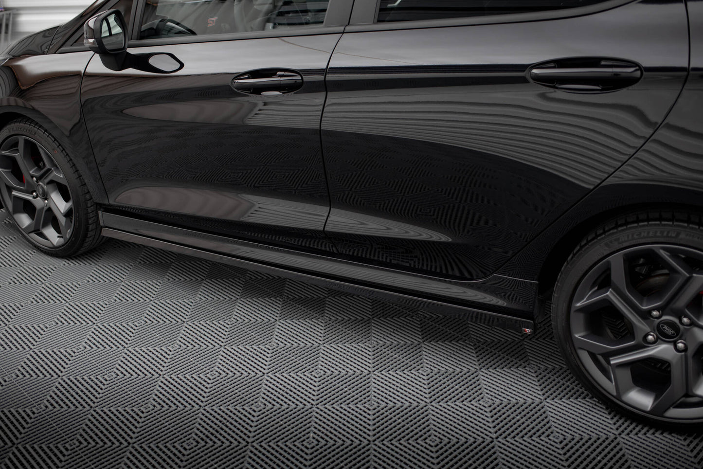 Sideskørter diffuser V.2 Ford Fiesta Mk8 ST / ST-Line