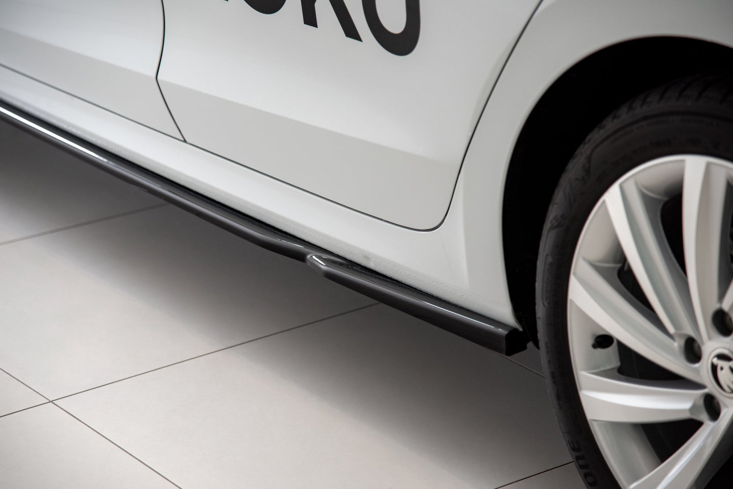 Sideskørter diffuser V.2 Skoda Octavia Mk4