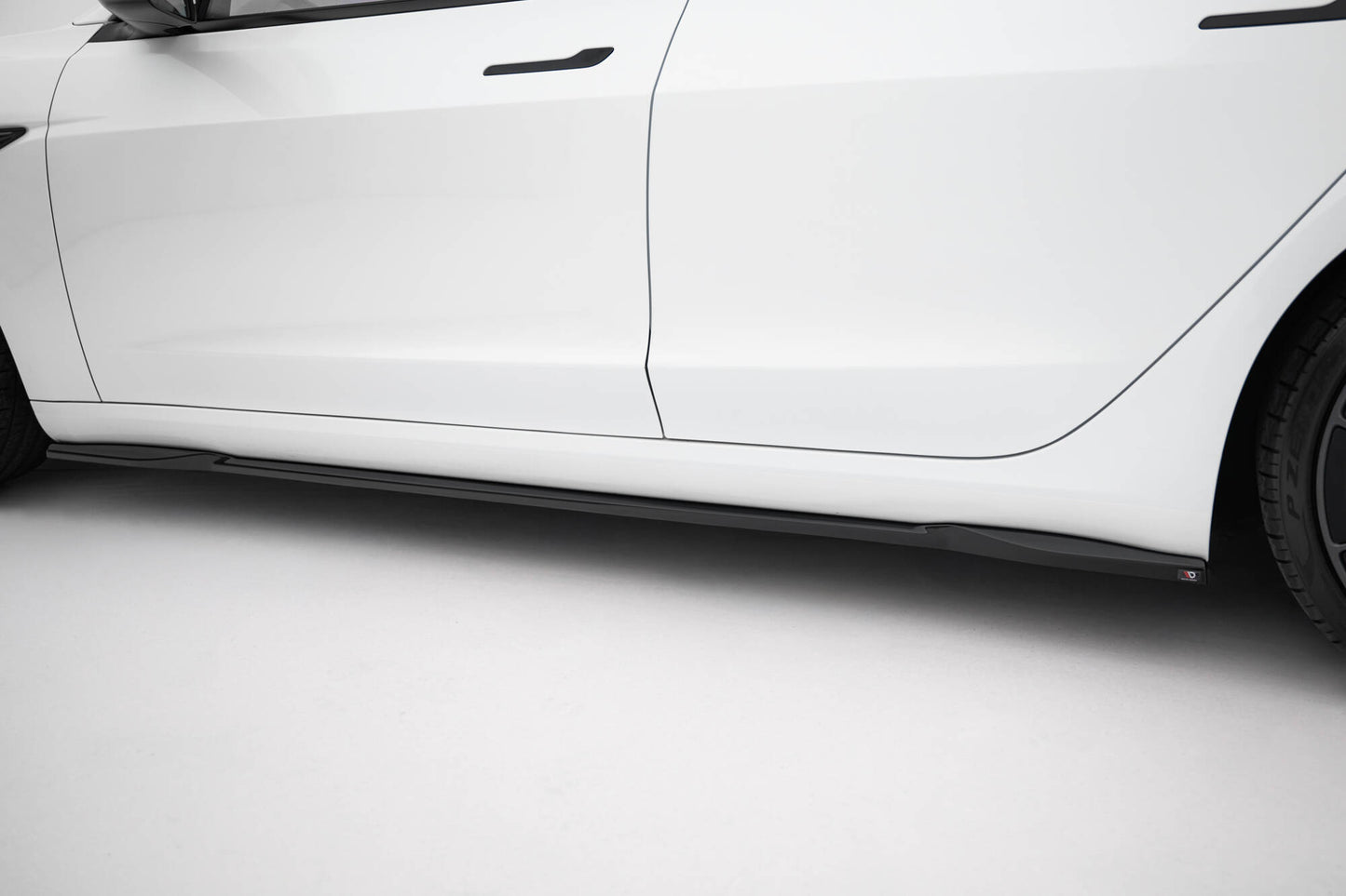 Sideskørter diffuser V.2 Tesla Model 3 Performance Mk1 Facelift