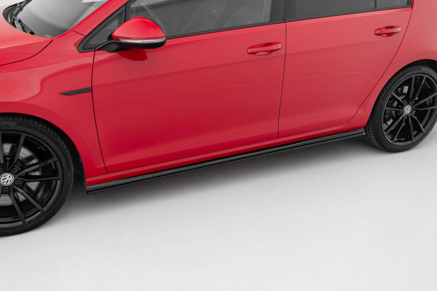 Sideskørter diffuser V.2 Volkswagen Golf R / R-Line Mk7 Facelift