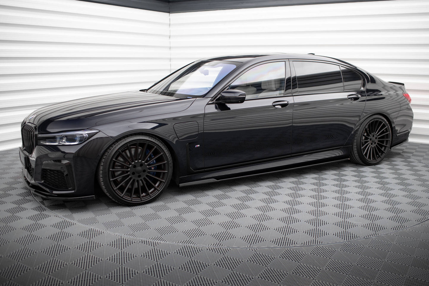 Sideskørter diffuser V.2 til BMW 7 Long M-Pack G12
