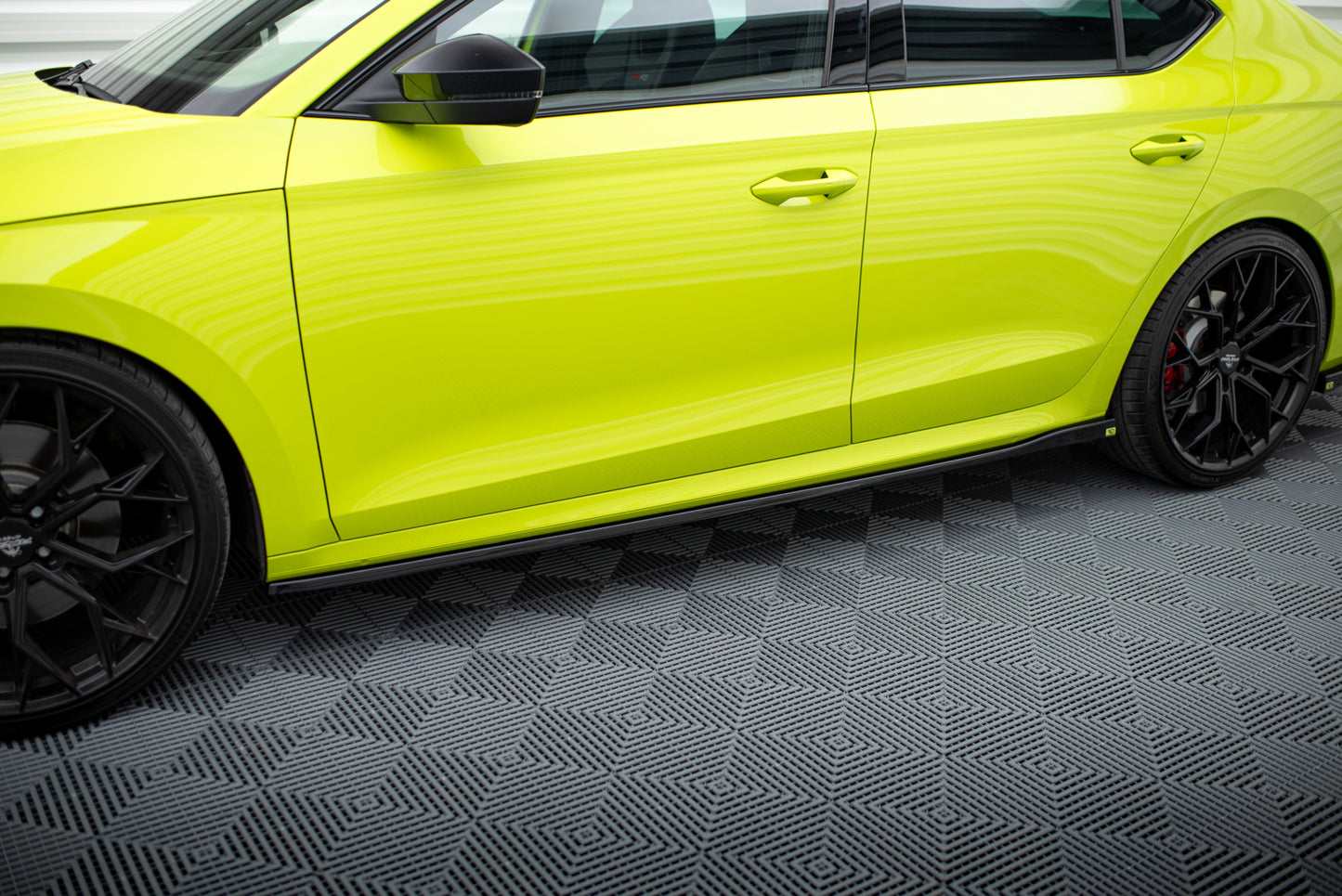 Sideskørter diffuser V.3 Skoda Octavia RS Mk4