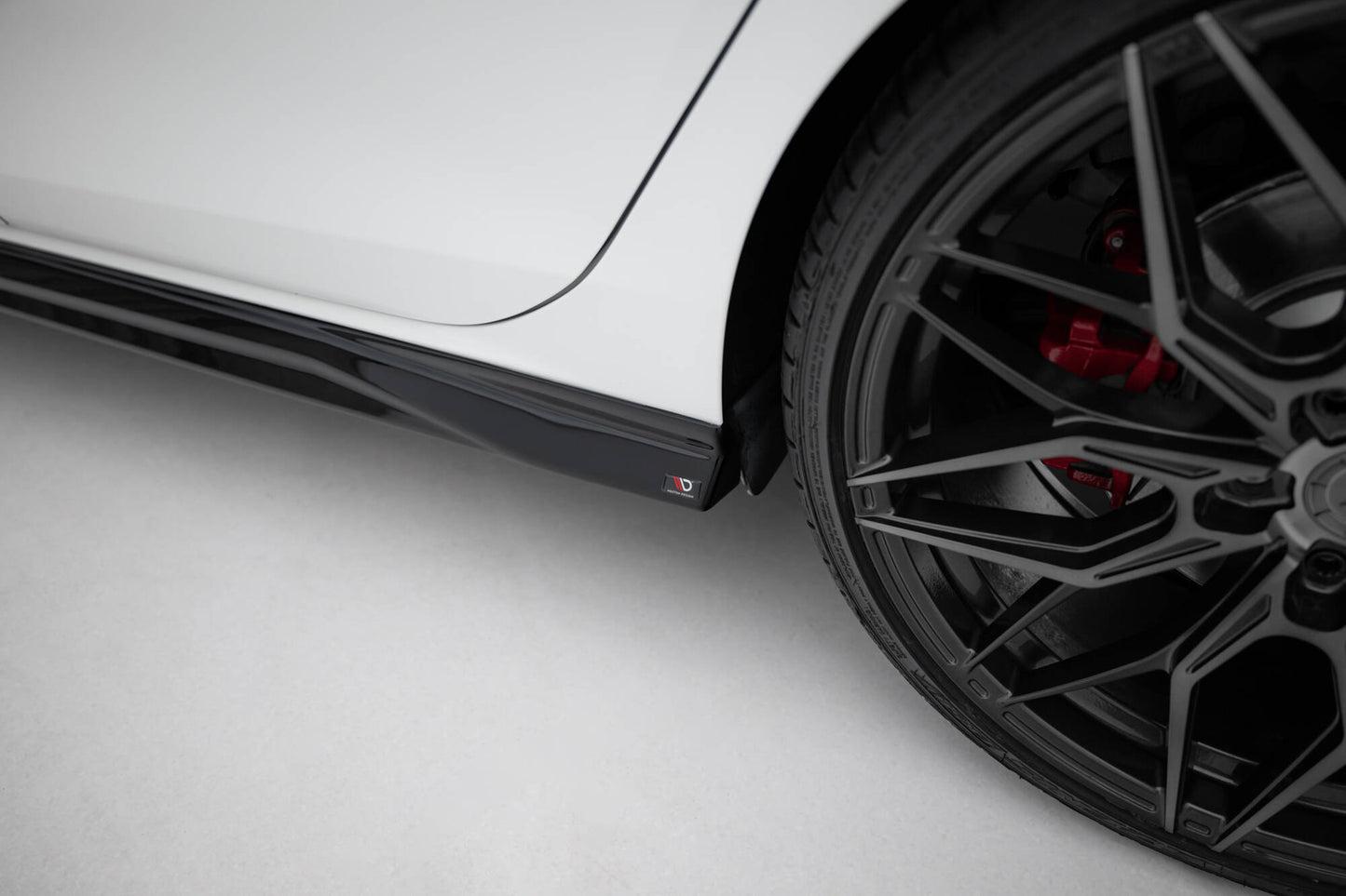 Sideskørter diffuser V.3 Volkswagen Golf GTI / GTE / GTI Clubsport / GTD / R-Line Mk8
