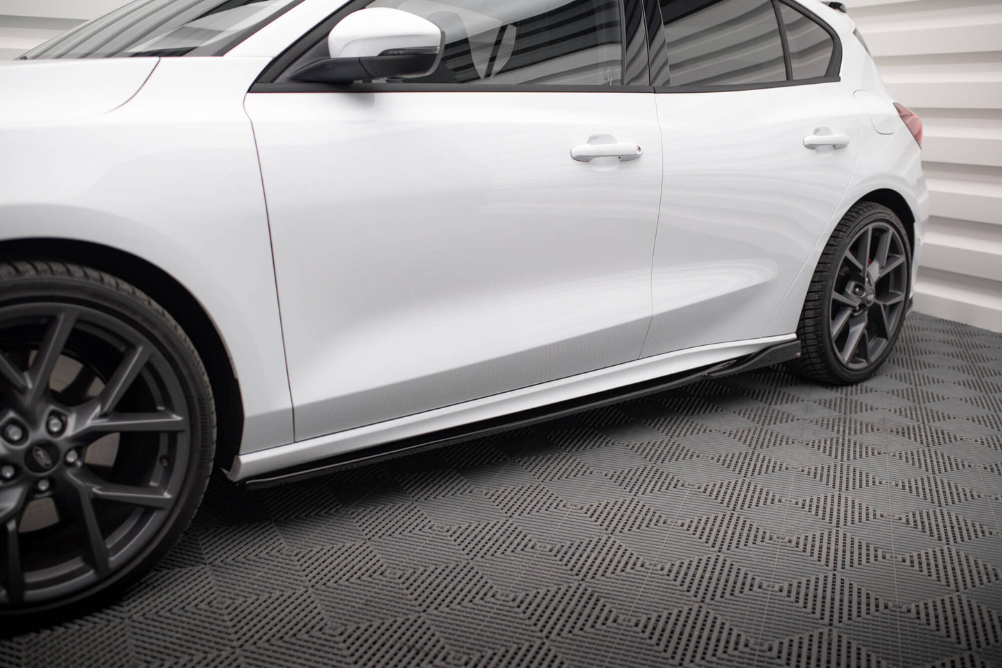 Sideskørter diffuser V.4 Ford Focus ST / ST-Line Mk4 Facelift