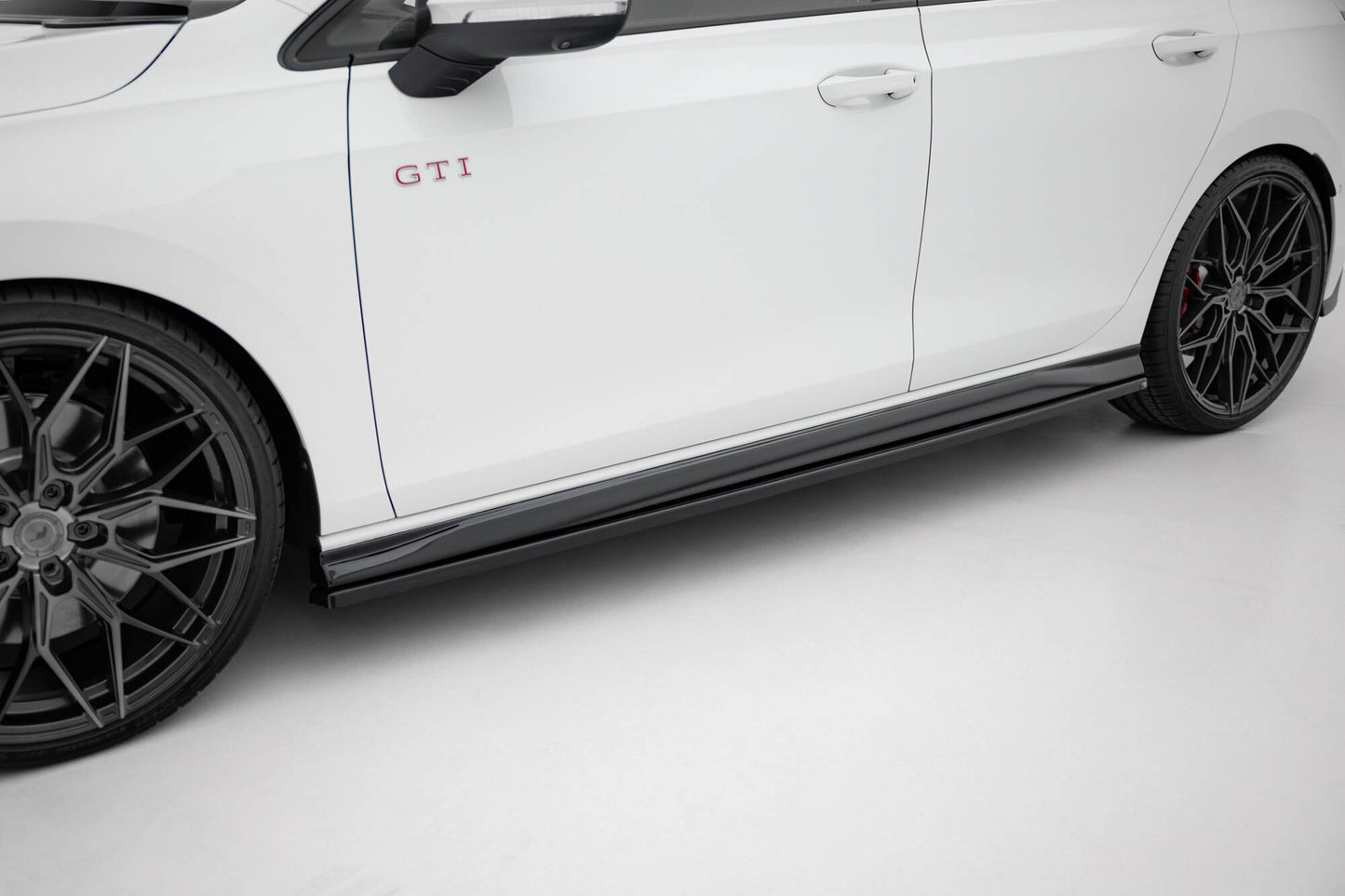 Sideskørter diffuser V.4 Volkswagen Golf GTI / GTE / GTI Clubsport / GTD / R-Line Mk8