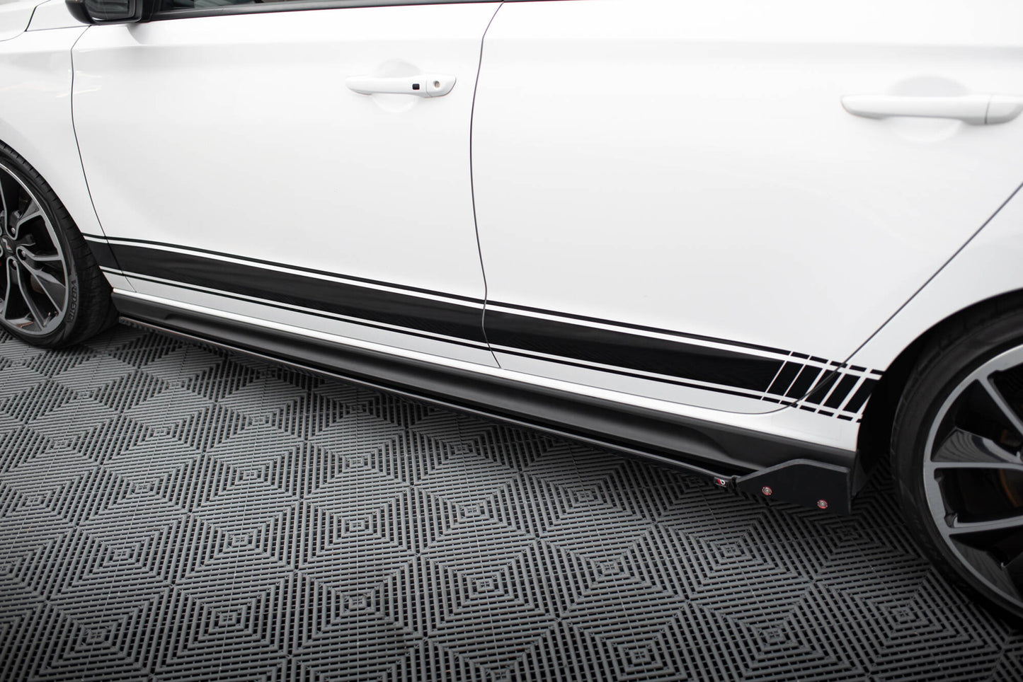 Sideskørter diffuser V.5 + Flaps Hyundai I30 N Mk3 / Mk3 FL Hatchback/Fastback