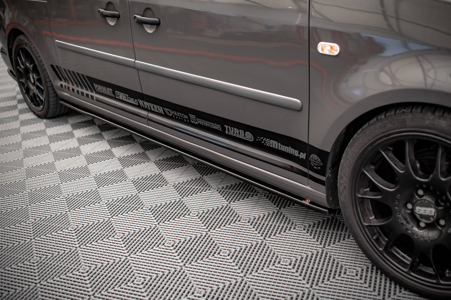 Sideskørter diffuser Volkswagen Caddy Long Mk3 Facelift