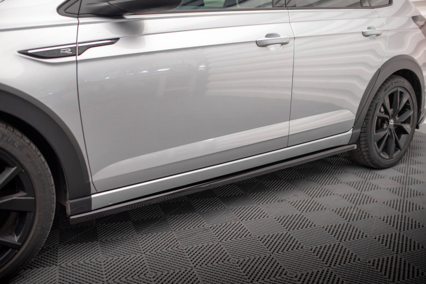 Sideskørter diffuser Volkswagen Taigo R-Line Mk1