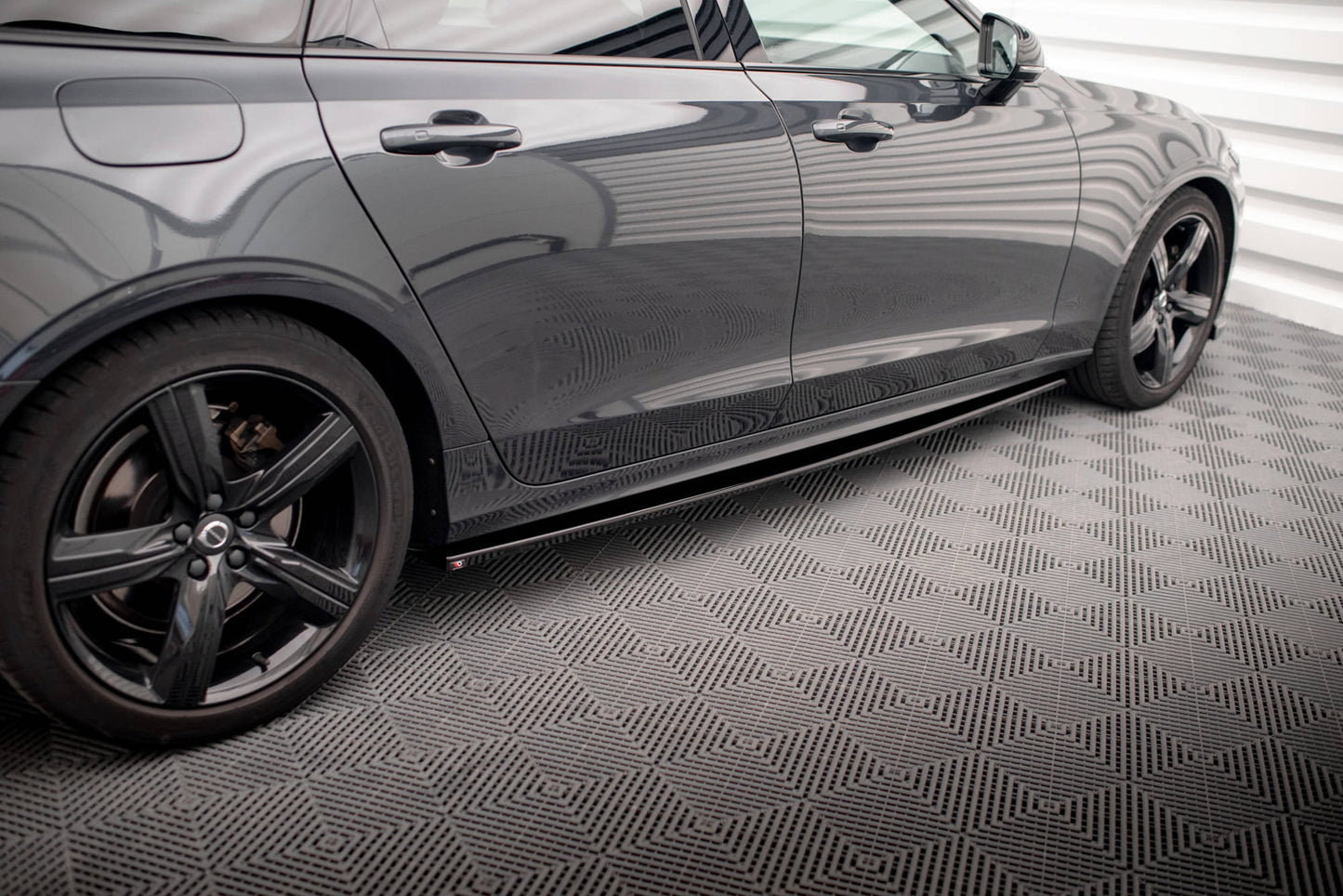 Sideskørter diffuser Volvo V90 / S90 R-Design Mk2