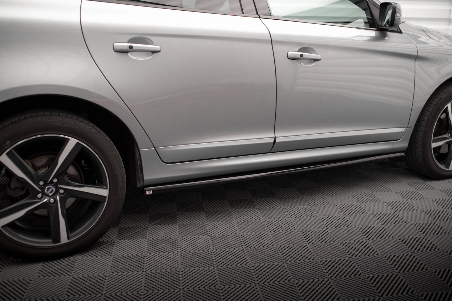 Sideskørter diffuser Volvo XC60 R-Design Mk1 Facelift