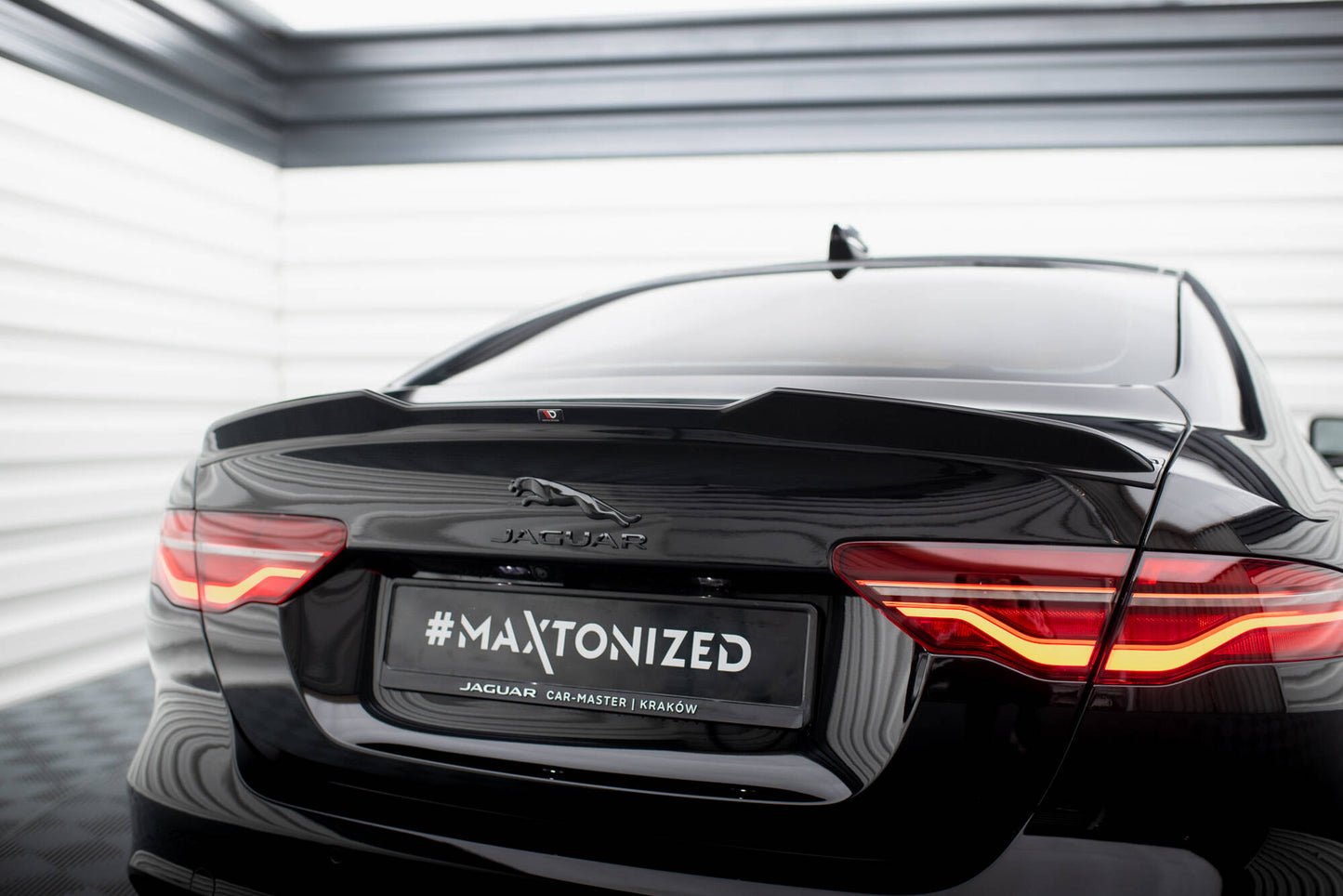 Spoiler cap 3D Jaguar XE X760 Facelift