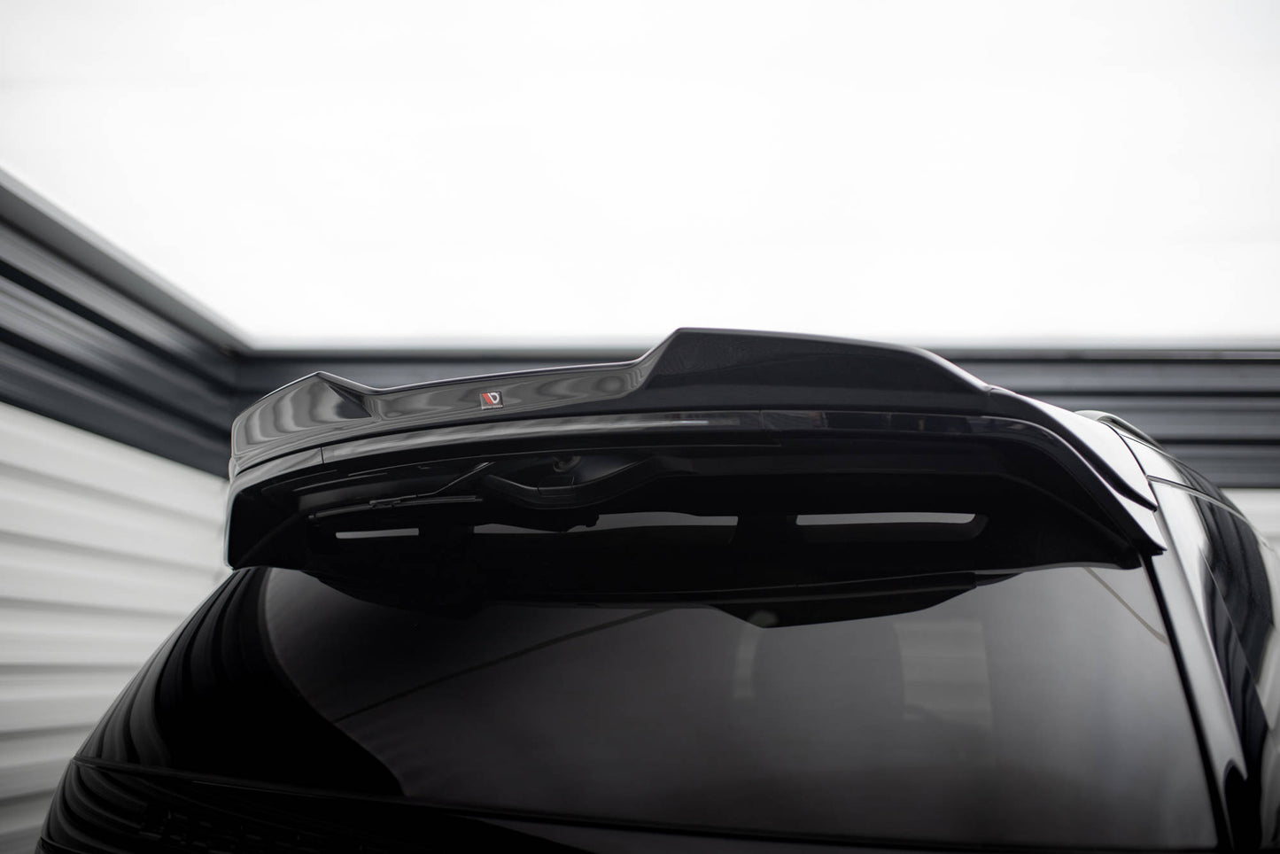 Spoiler cap 3D Land Rover Discovery HSE Mk5