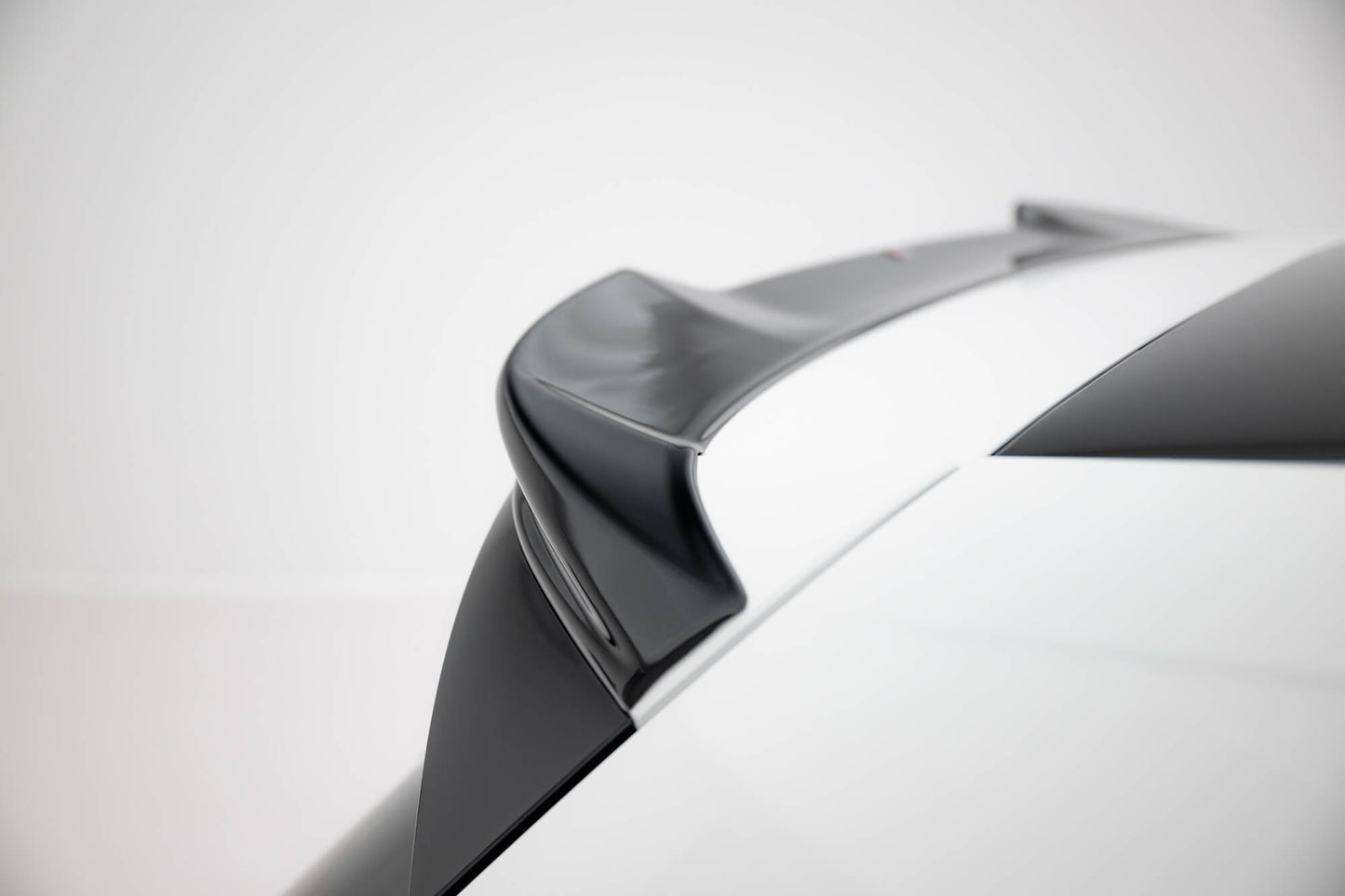 Spoiler cap 3D Volkswagen Golf GTI / GTE / GTD / R-Line / R Mk8
