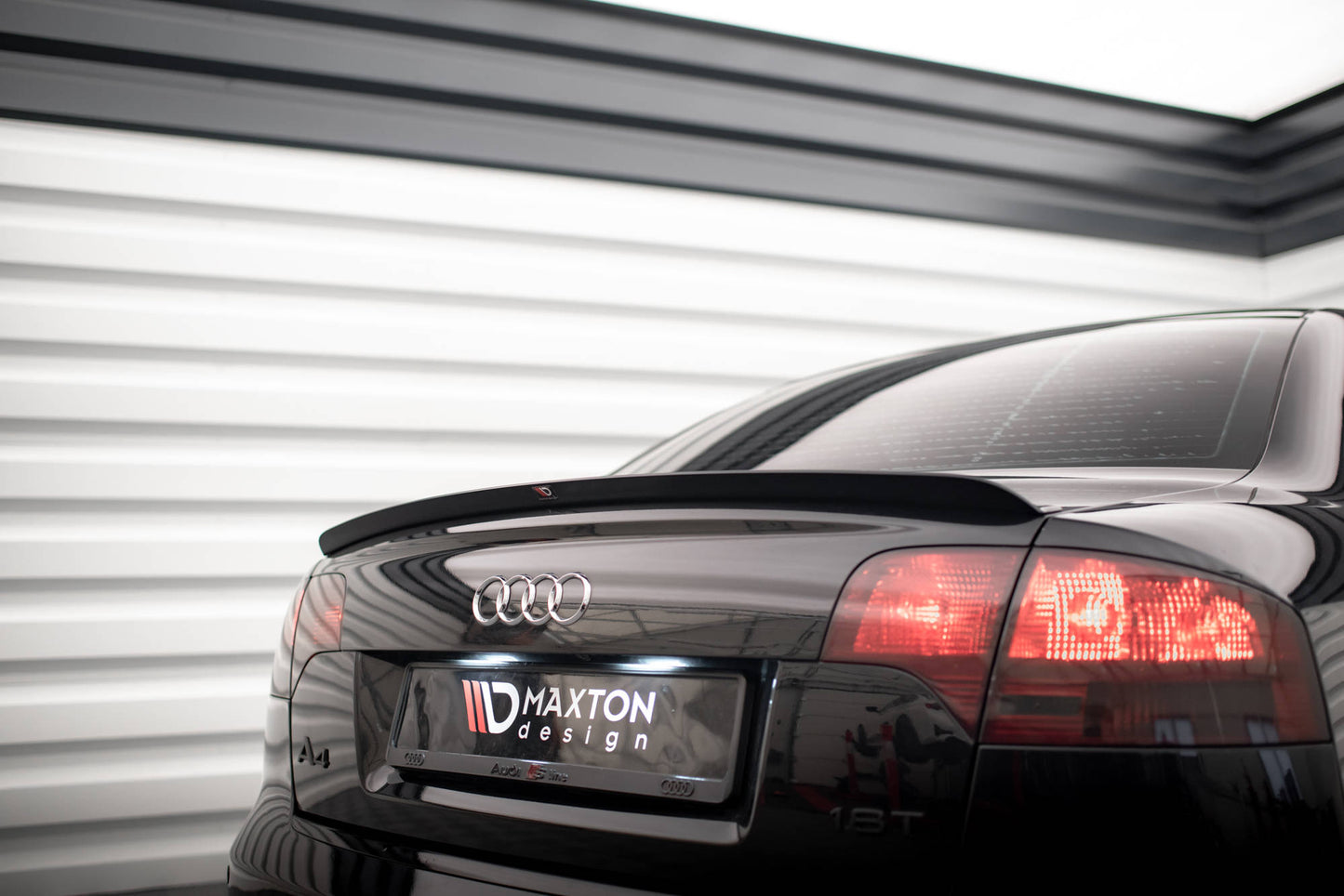 Spoiler cap Audi A4 Sedan S-Line B7