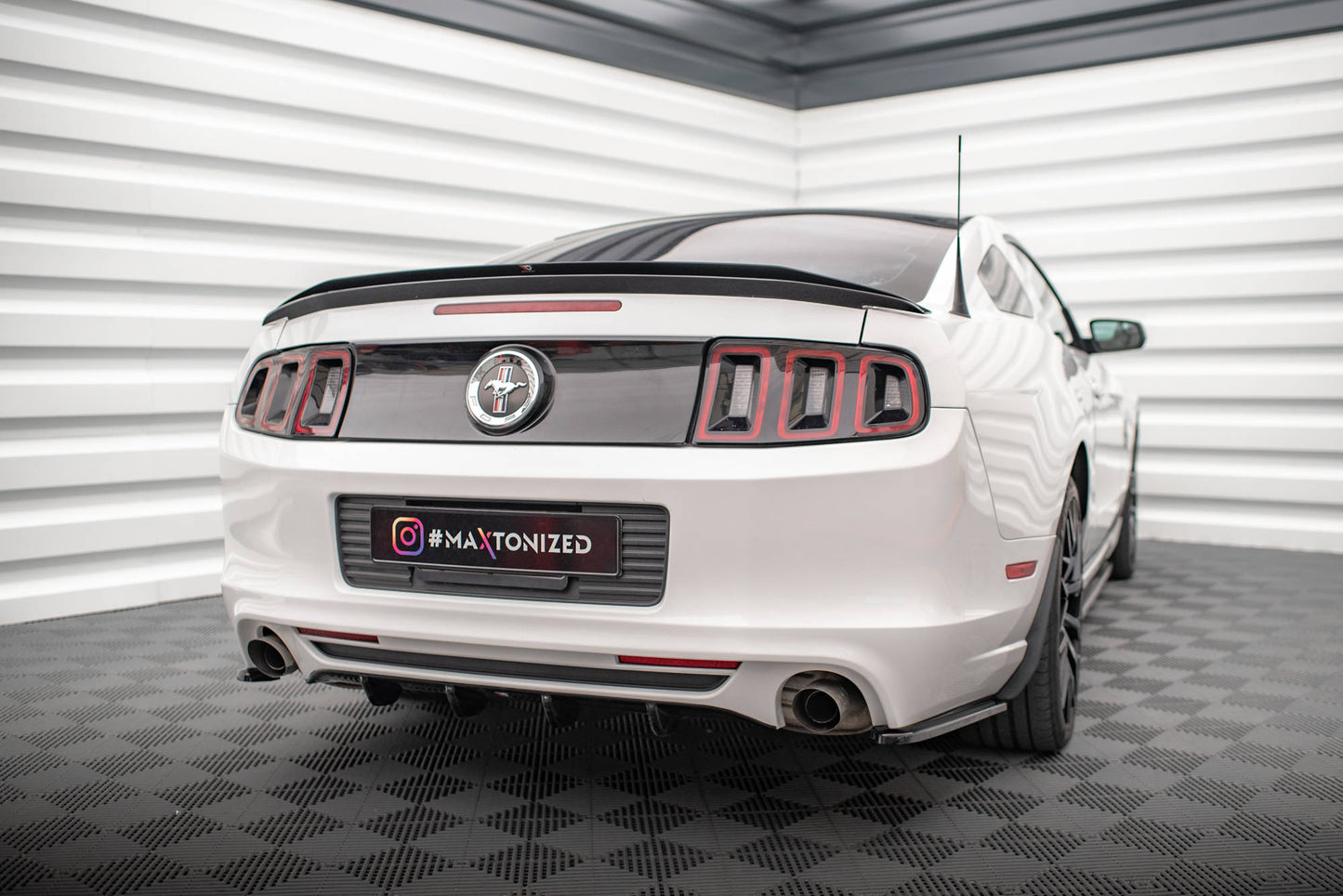 Spoiler cap Ford Mustang Mk5 Facelift