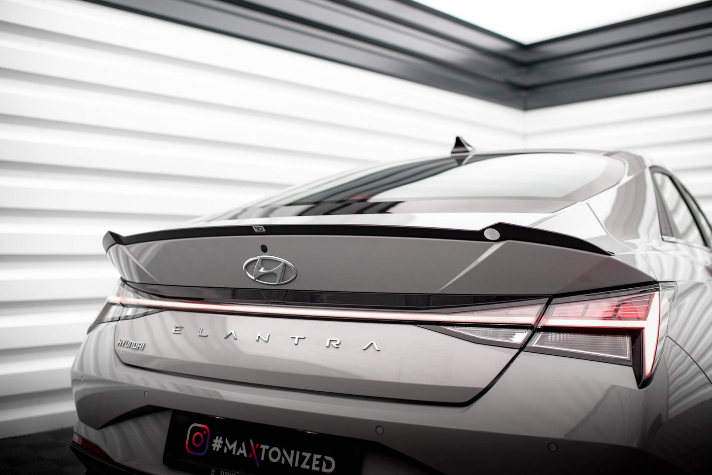 Spoiler cap Hyundai Elantra Mk7