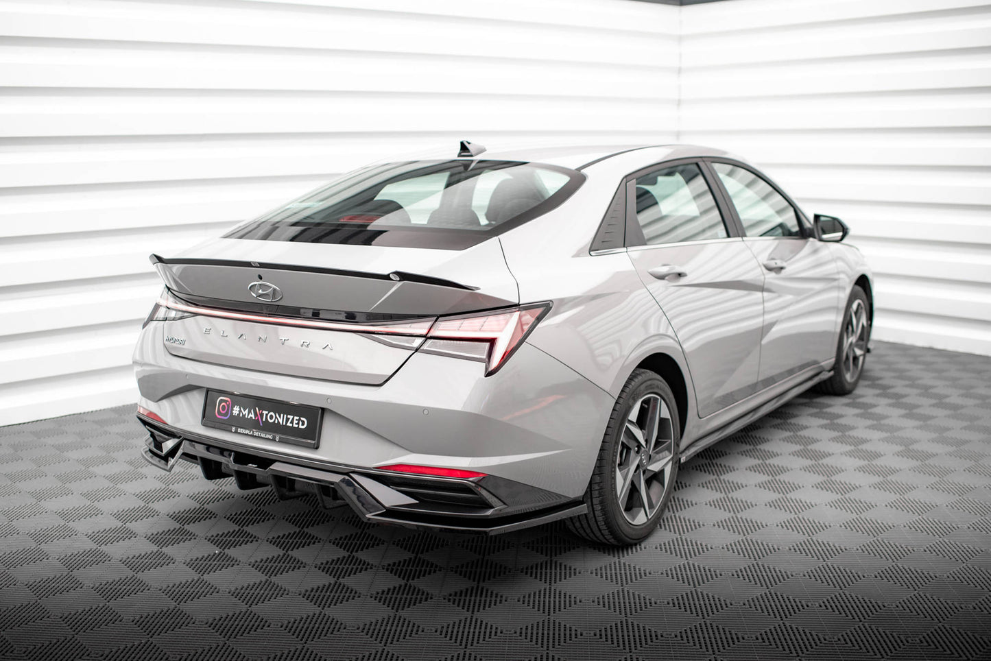 Spoiler cap Hyundai Elantra Mk7