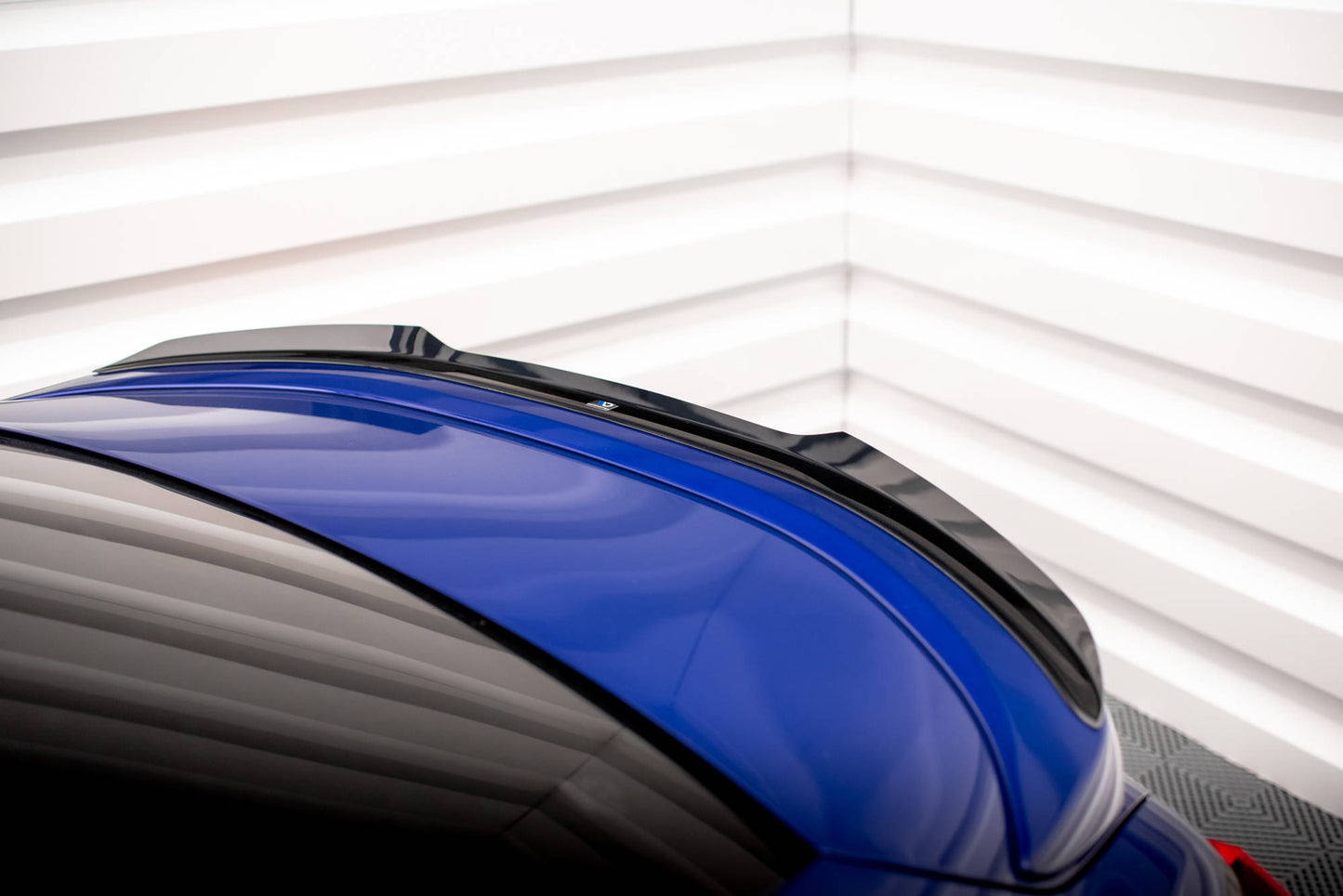 Spoiler cap Lexus ES F Sport Mk7