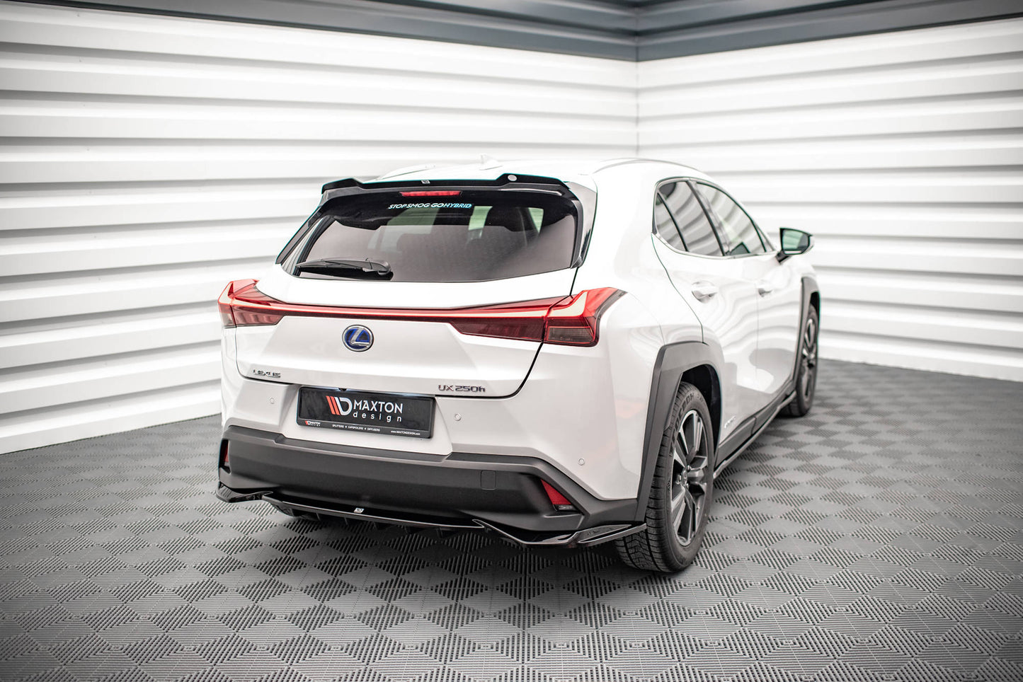 Spoiler cap Lexus UX Mk1