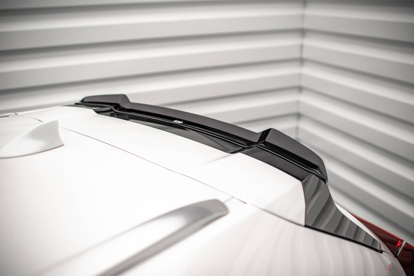 Spoiler cap Lexus UX Mk1
