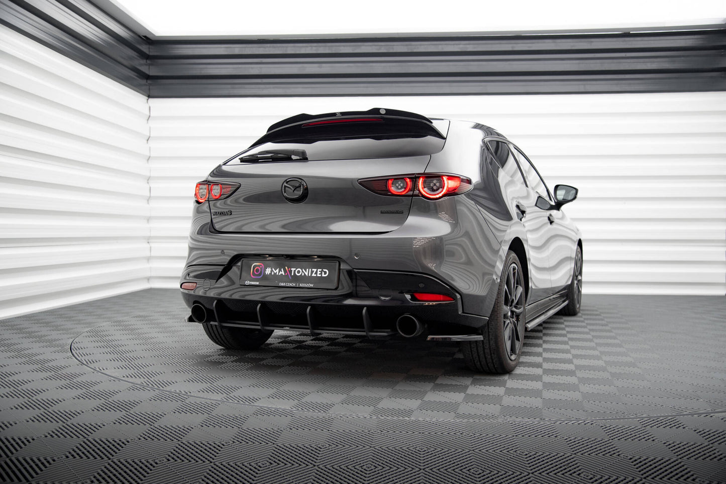 Spoiler cap Mazda 3 Mk4