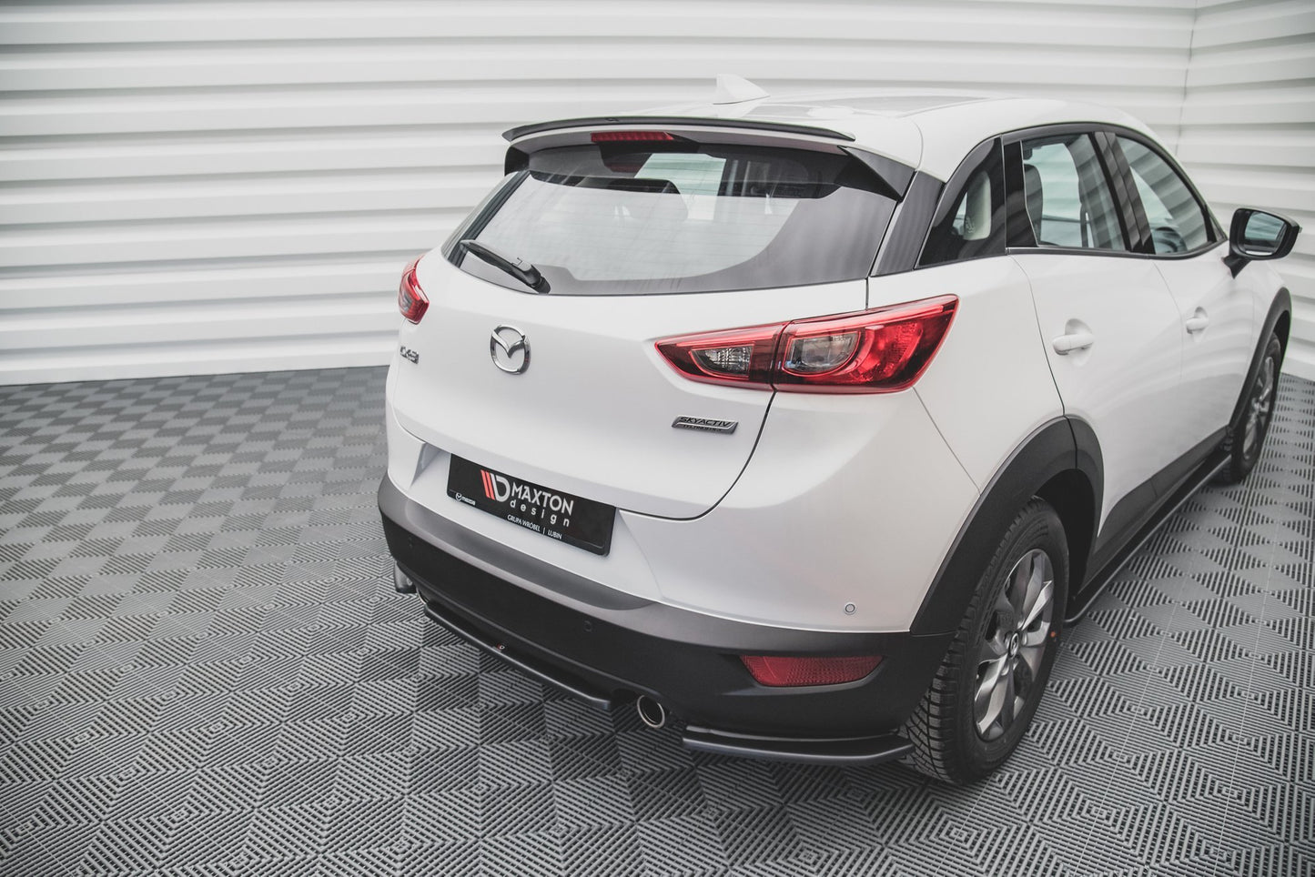 Spoiler cap Mazda CX-3