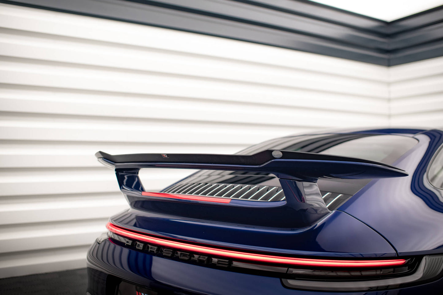 Spoiler cap Porsche 911 Carrera Aero 992