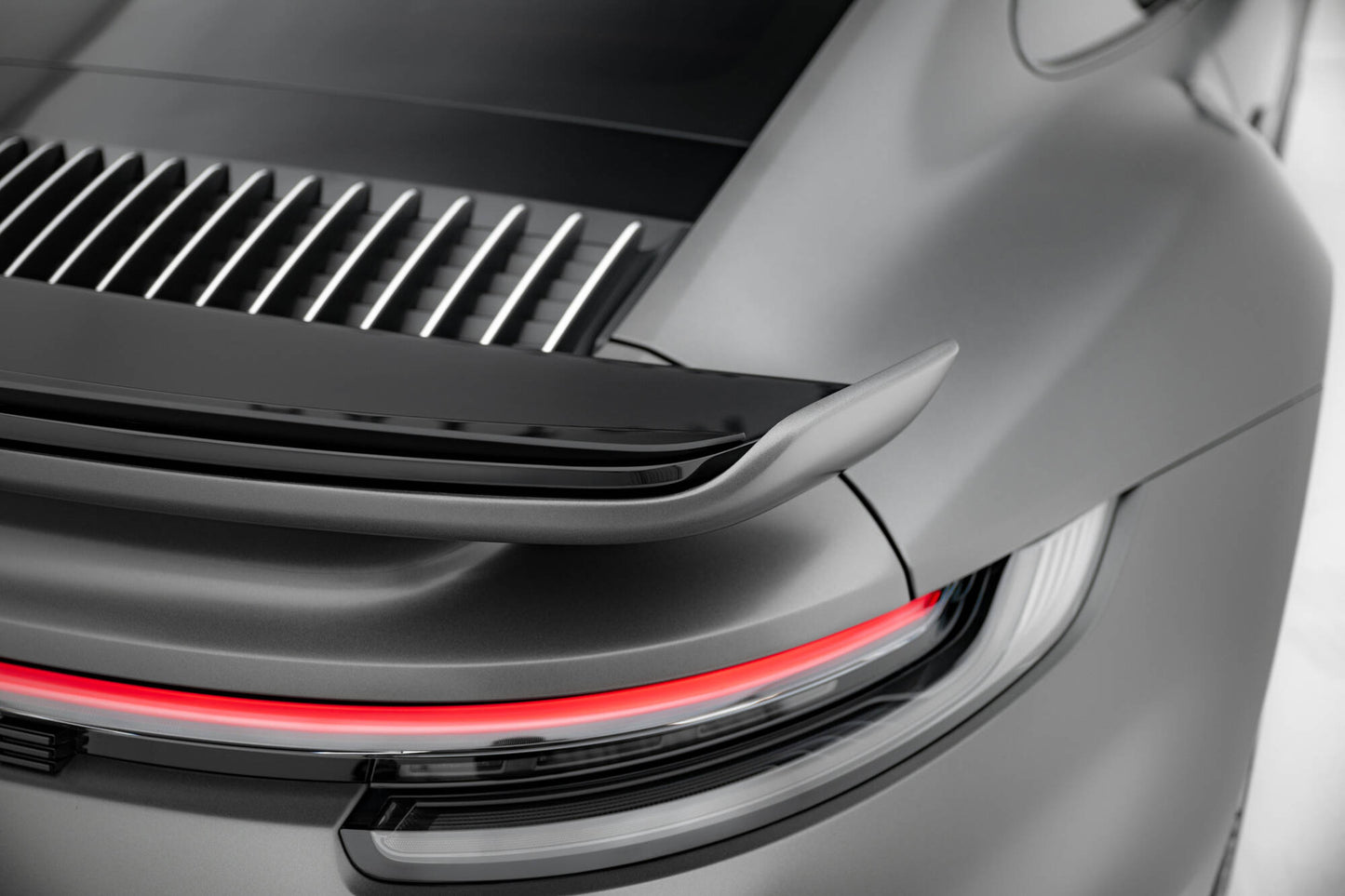 Spoiler cap Porsche 911 Turbo S Sport Package 992