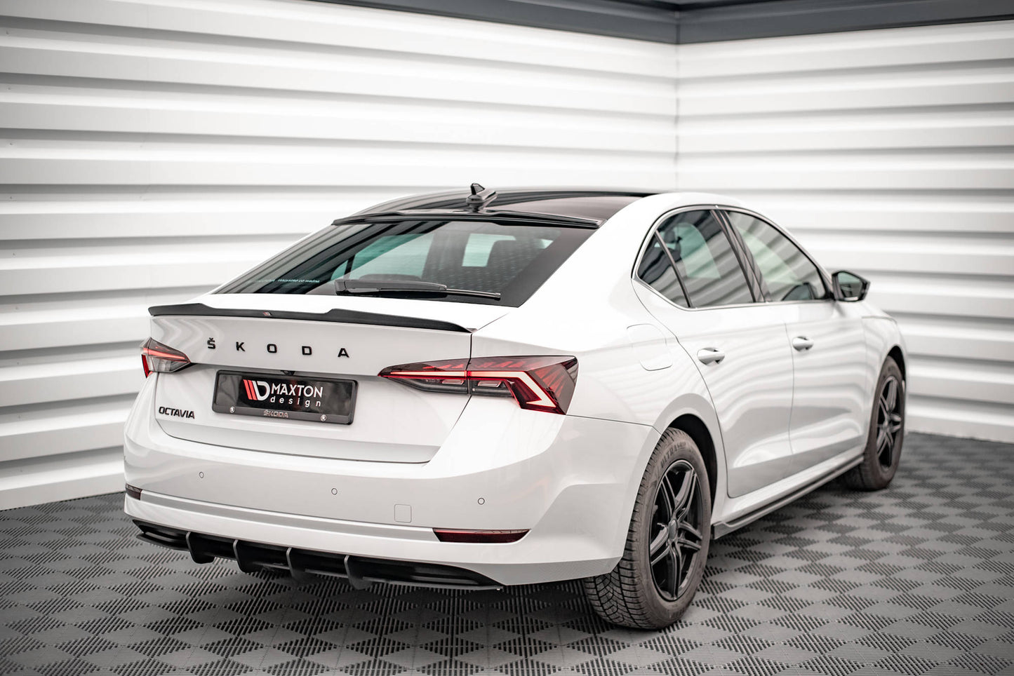 Spoiler cap Skoda Octavia Liftback Mk4