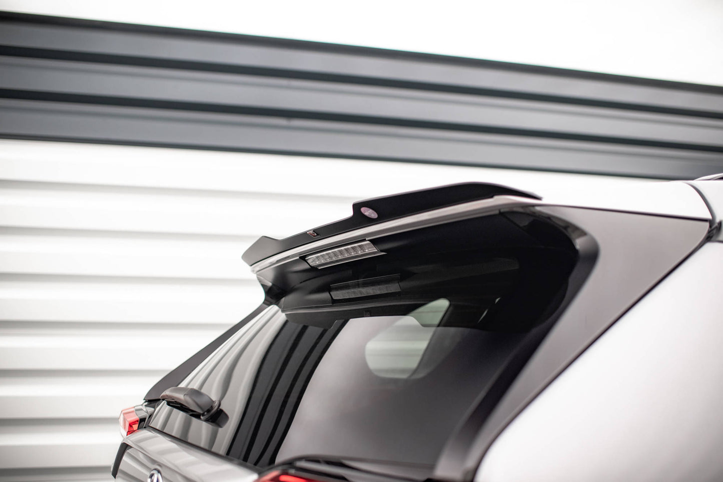 Spoiler cap Toyota RAV4 Mk5