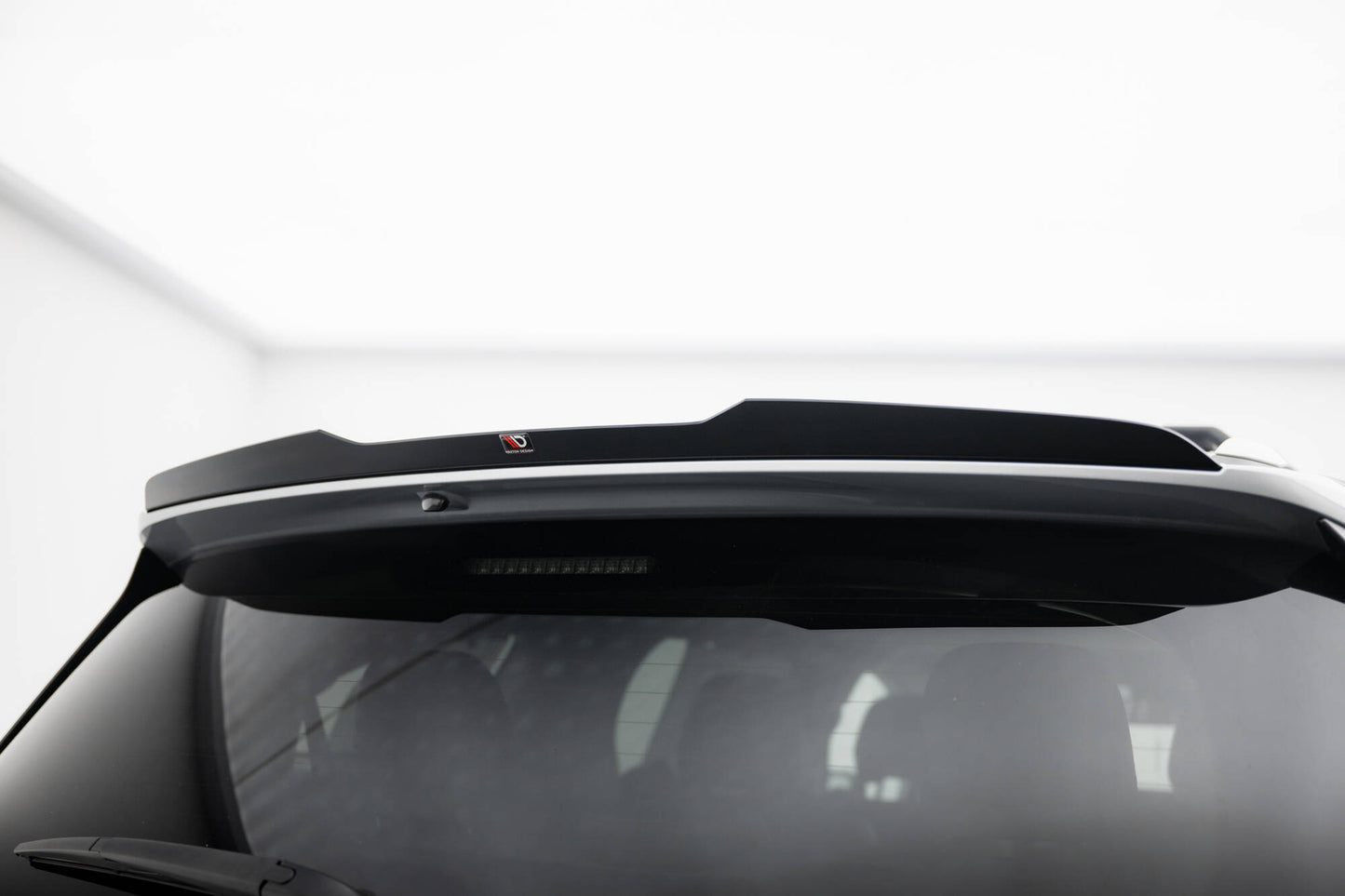 Spoiler cap Toyota Sienna Mk4