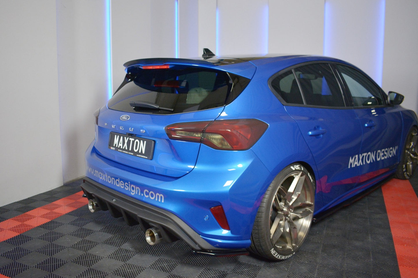 Spoiler cap V.2 Ford Focus Hatchback ST-Line Mk4